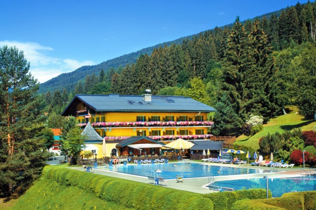 Hotel mit Freibad