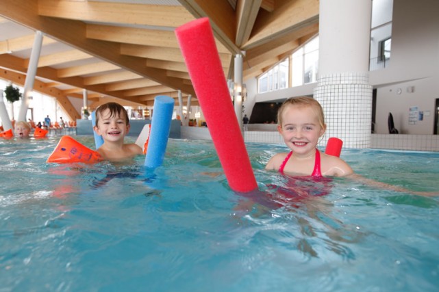 Kinder in Therme amad&eacute;, Salzburger Land